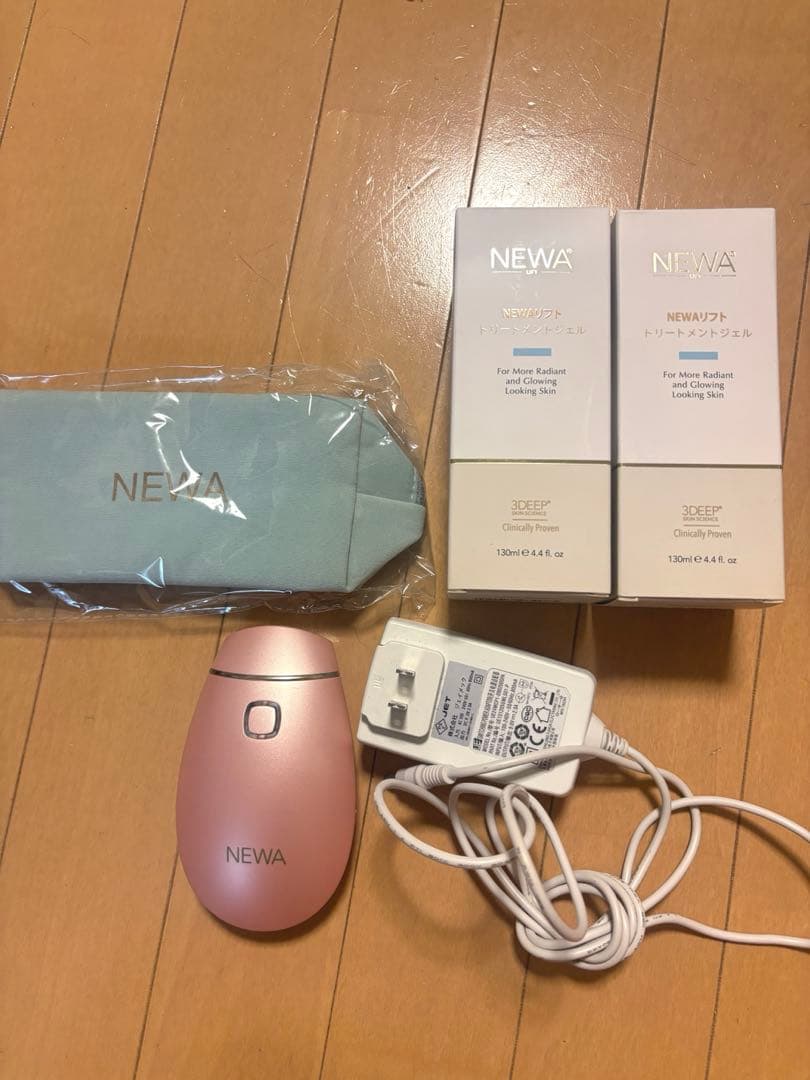 NEWAリフト 美顔器 ピンク 充電器付き