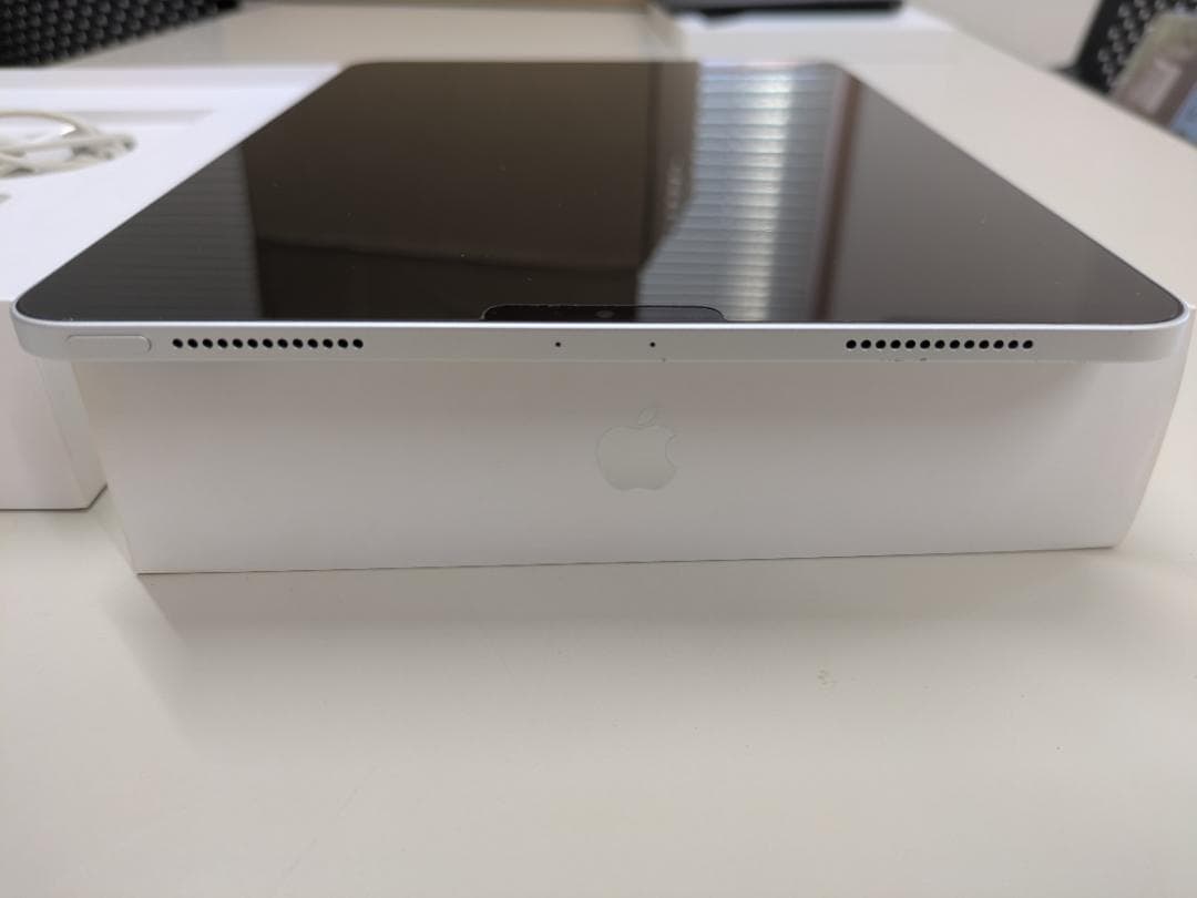 iPad Pro11インチ128GB（第2世代）+Magic Keyboard