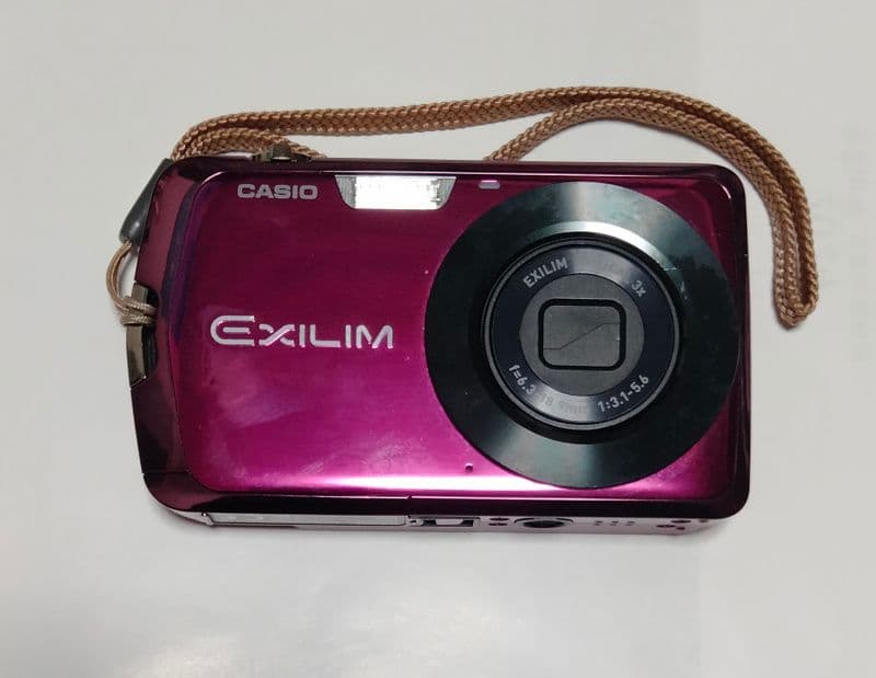 デジタルカメラ　CASIO　EXILIM EX-Z330　パープル