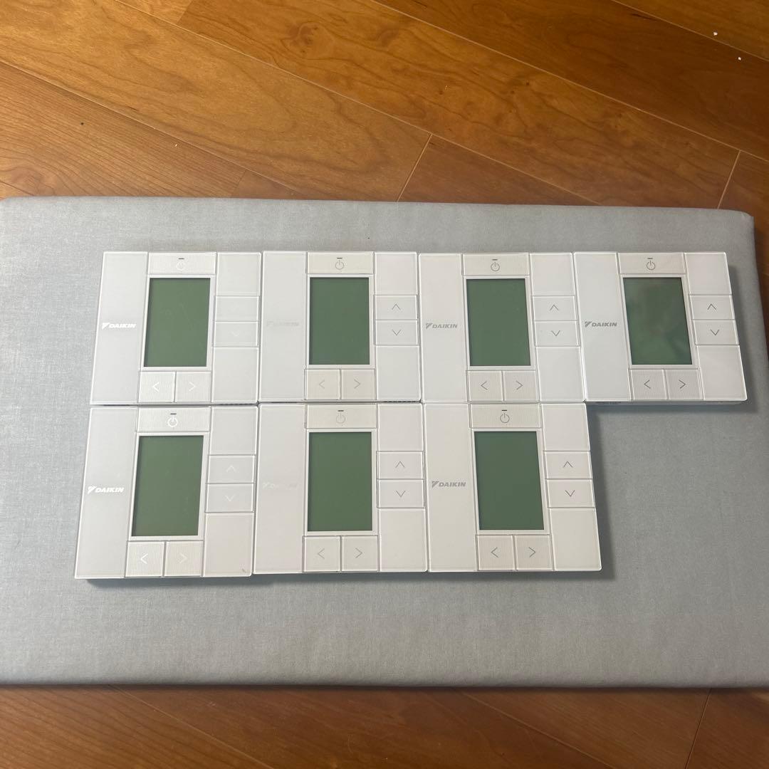 DAIKIN ダイキン　エアコンリモコン　ワイヤードリモコン　BRC1G3
