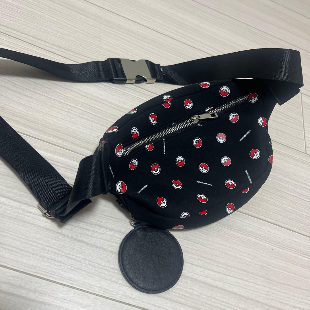 美品　サマンサベガ　ポケモン　ウェストポーチ　黒　モンスターボール柄