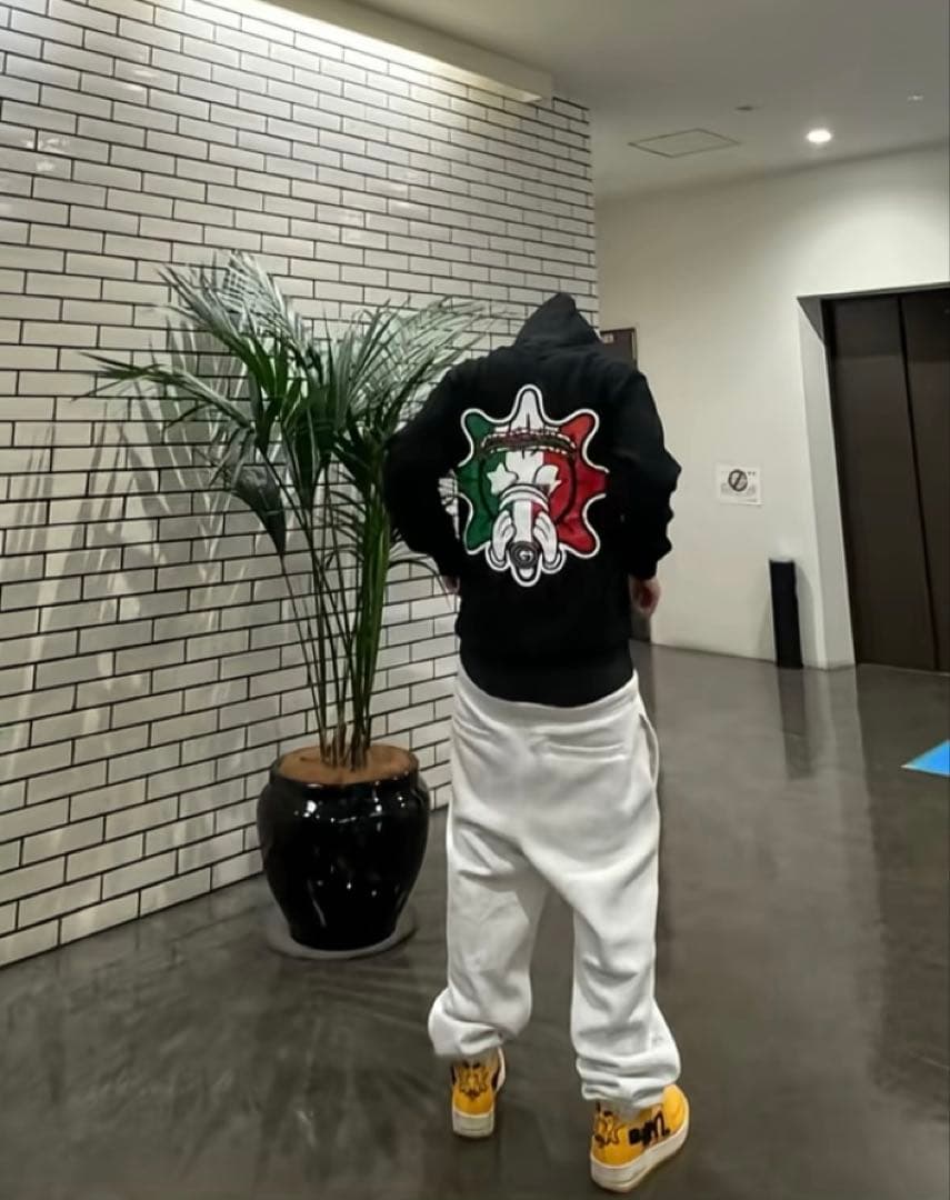 【real君 macra着用】 glo gang フーディ パーカー