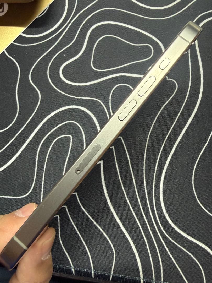 Apple iPhone15Pro 256GB SIMフリーナチュラルチタニウム