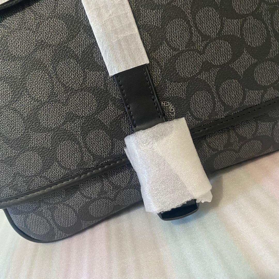 新品　COACH（コーチ ）メッセンジャーバッグ　CU202