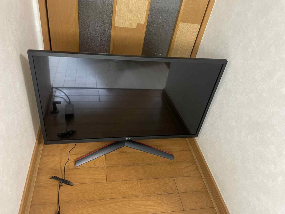 LG31.5型アームスタンド液晶モニター