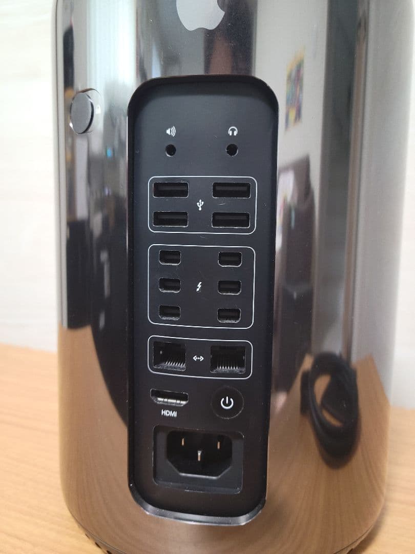 美品上位モデルMac Pro Xeon/48GB/SSD1TB/D700 6GB