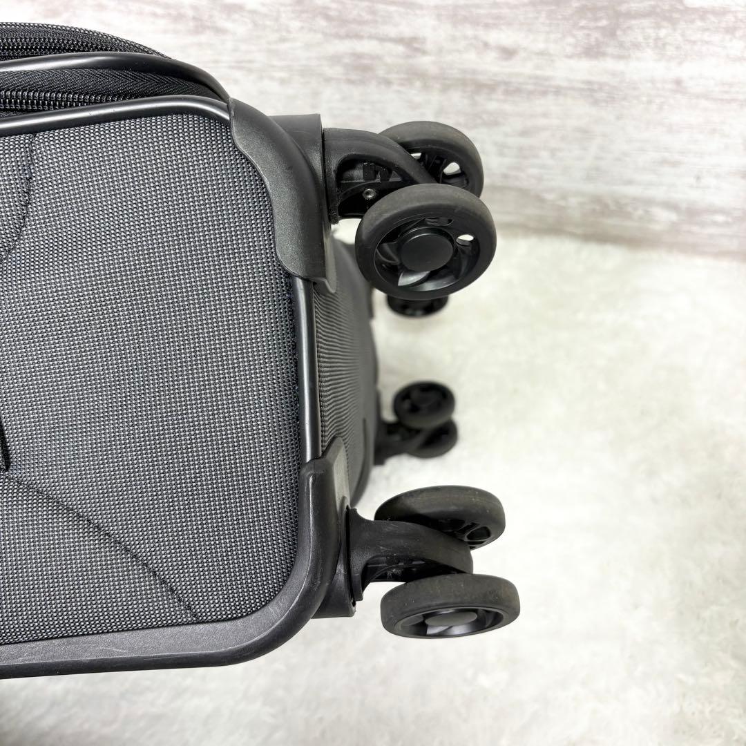 未使用級✨Stratic ストラテイック　軽量　スーツケース　40L