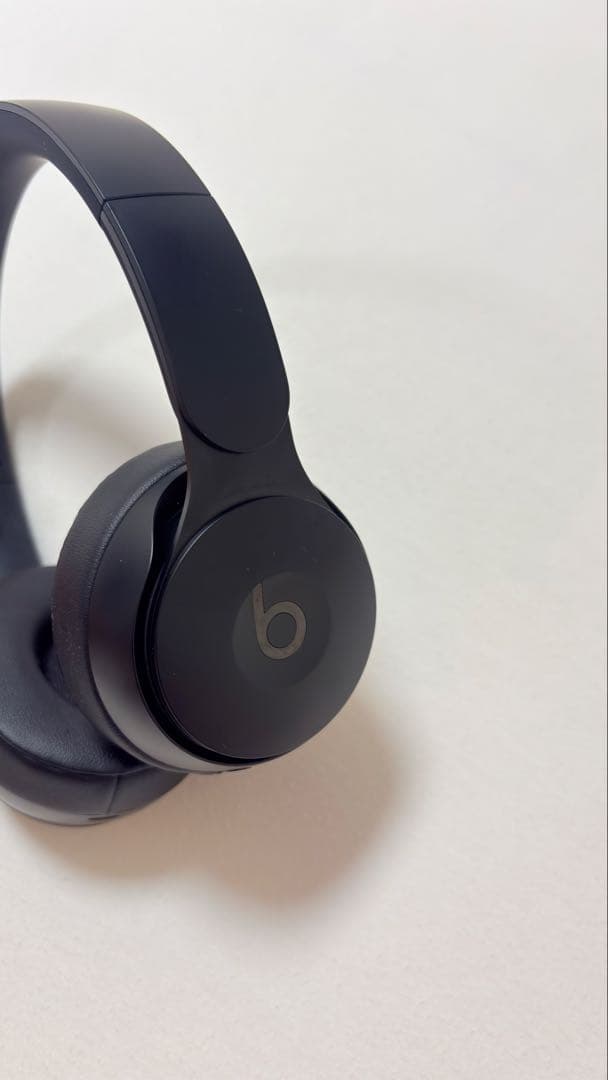 Beats Solo Pro ケース付き