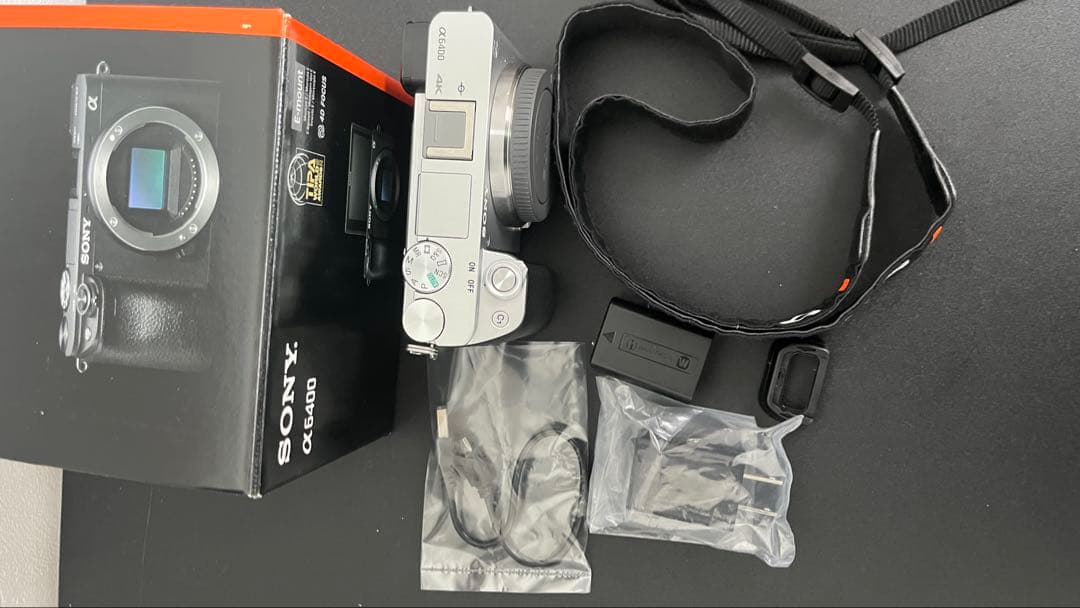 SONY α6400 ミラーレスカメラ 本体と付属品