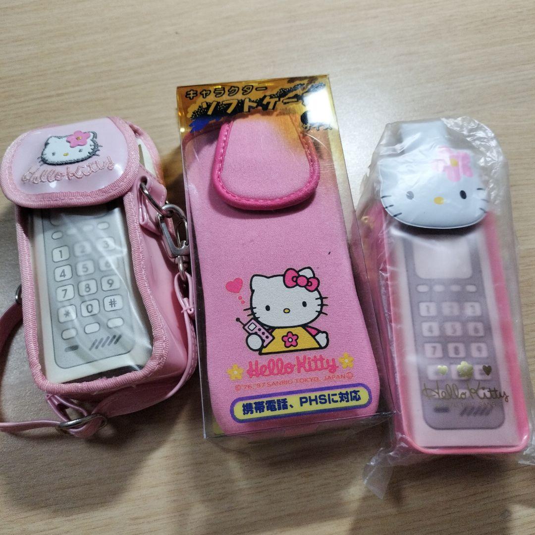お値下げ　 サンリオ　Hello Kitty 携帯電話ケース ピンク