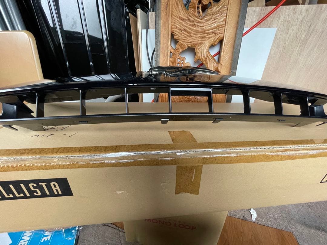 ハリアー 多分60前期 フロントグリル 新車外し