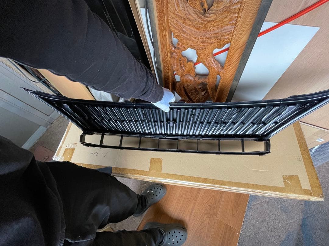 ハリアー 多分60前期 フロントグリル 新車外し