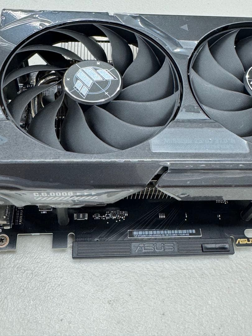 美品 ASUS TUF Gaming GeForce RTX 4060 Ti