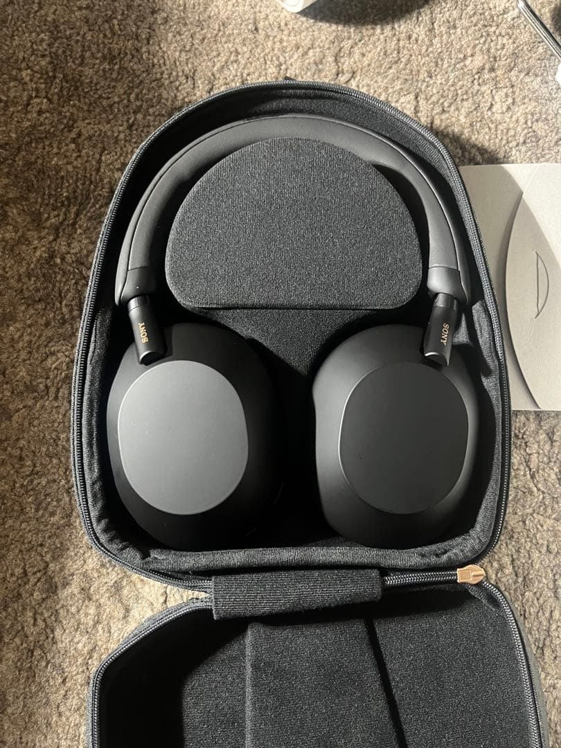 未使用美品　SONY ワイヤレスノイズキャンセリングヘッドホン ブラック