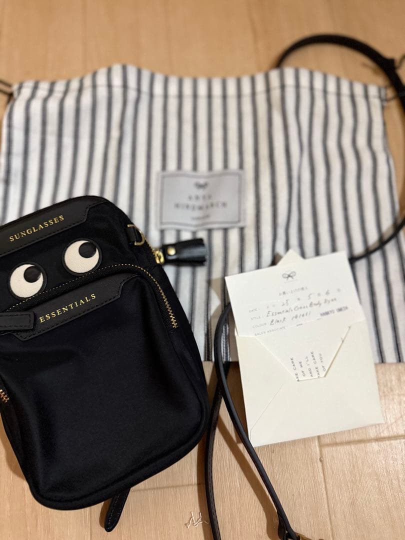 アニヤハインドマーチ eyesボディーバック