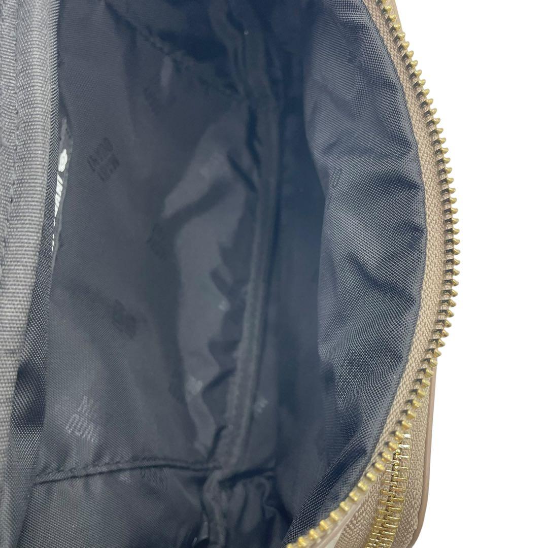 新作　極美品　マリークワント　ウエストポーチ　ボディバッグ　レザー　グレージュ