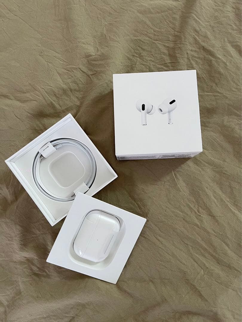AirPods pro MWP22J/A  本体以外（充電ケース&付属品）