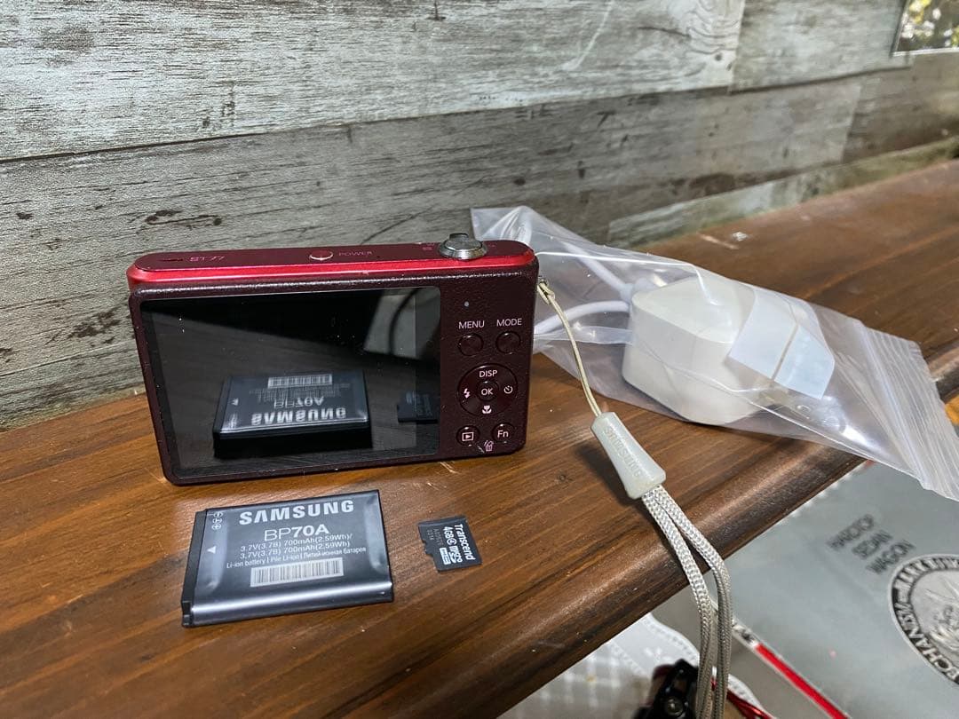 ★大幅値下げ　Samsung ST77 赤 デジタル光学ズ一ムカメラ　美品