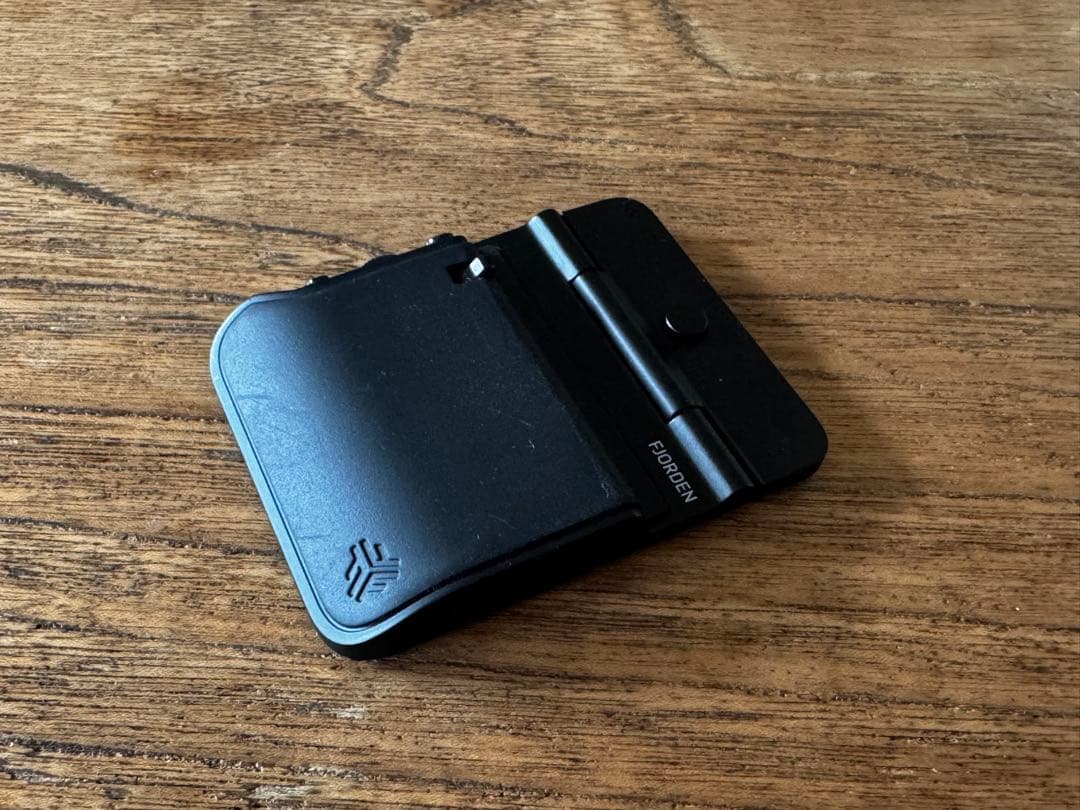 FJORDENフィヨルデン　iPhone15 Pro Maxカメラグリップ