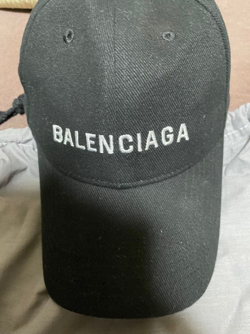 ☆美品BALENCIAGA　バイザーロゴ　キャップ　L59　マジックテープ　黒