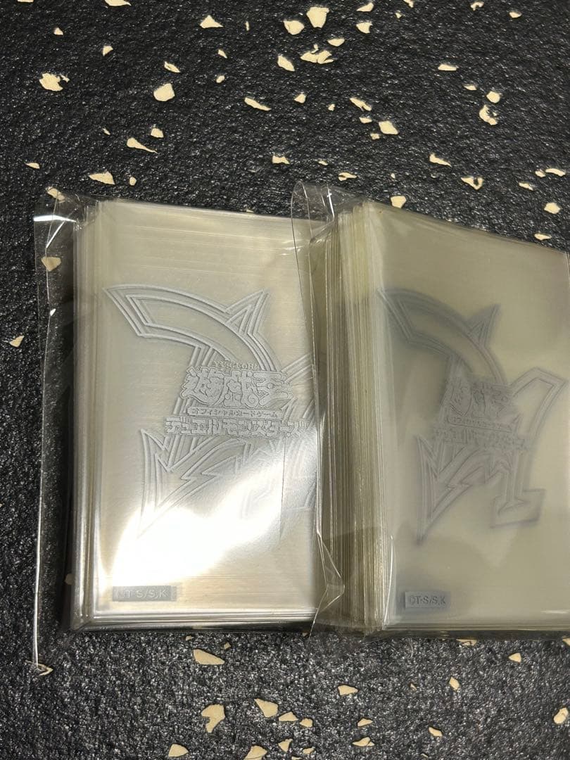 間*宮様 遊戯王 銀ロゴ スリーブ 100枚