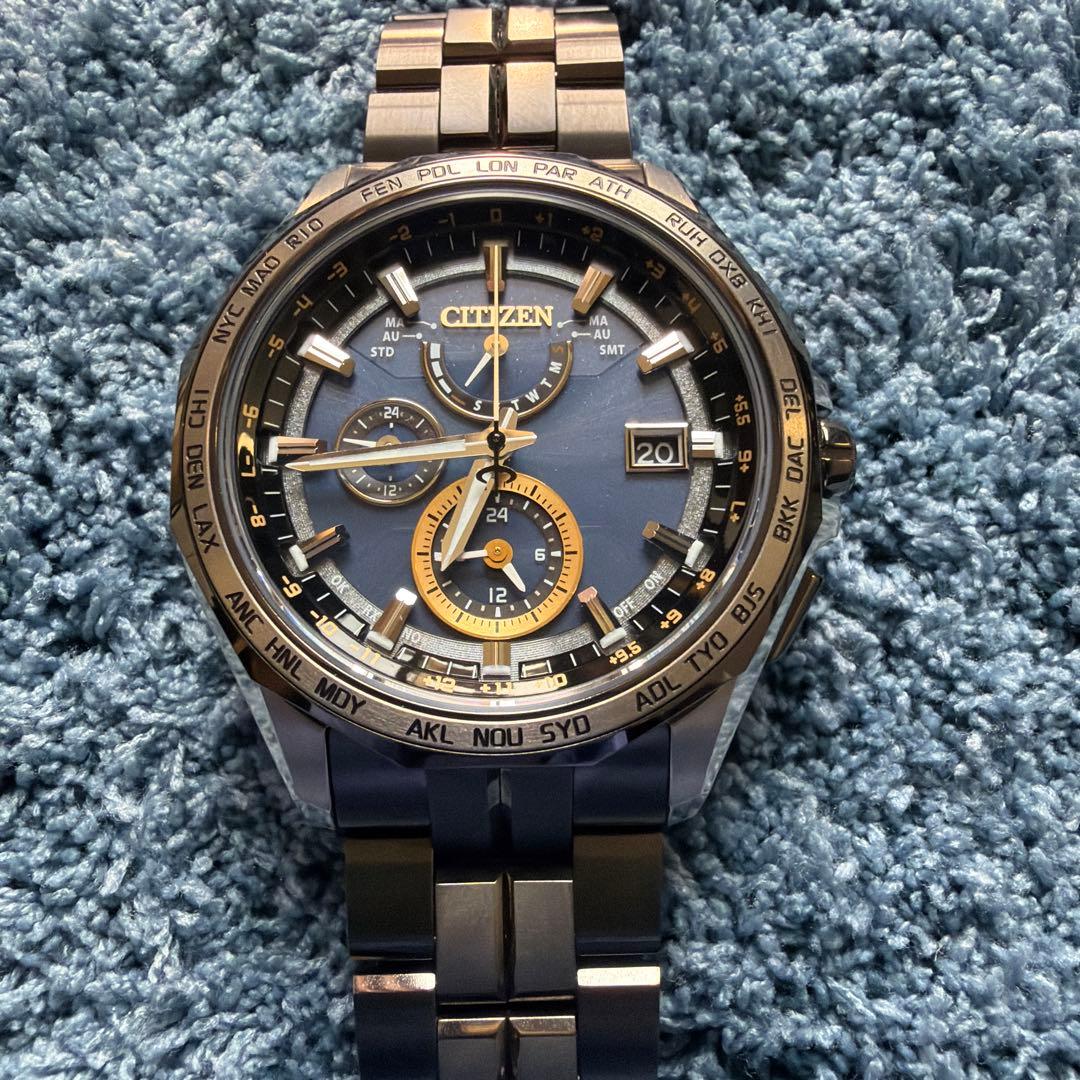 【美品】シチズン時計 アテッサ エコ・ドライブ電波時計 30周年記念限定モデル