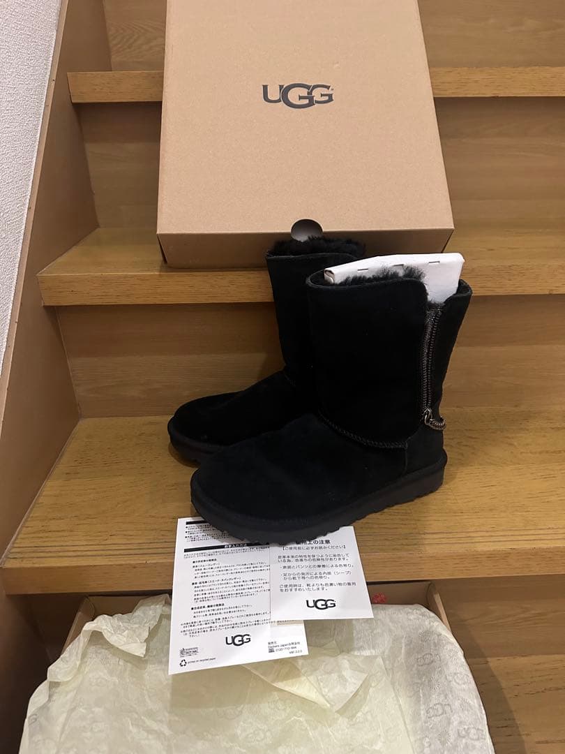 新品近いU G Gブーツ