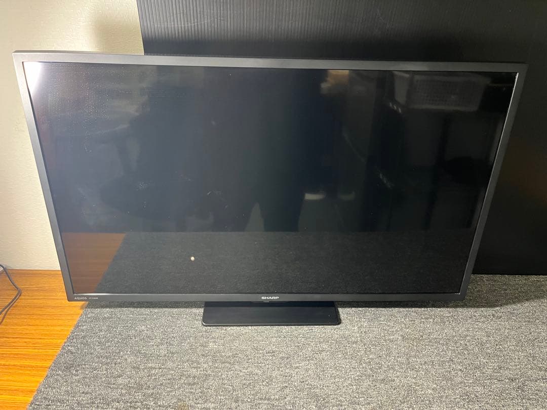 やまにしSHARP 2T-C32DE-B 32型　24年製