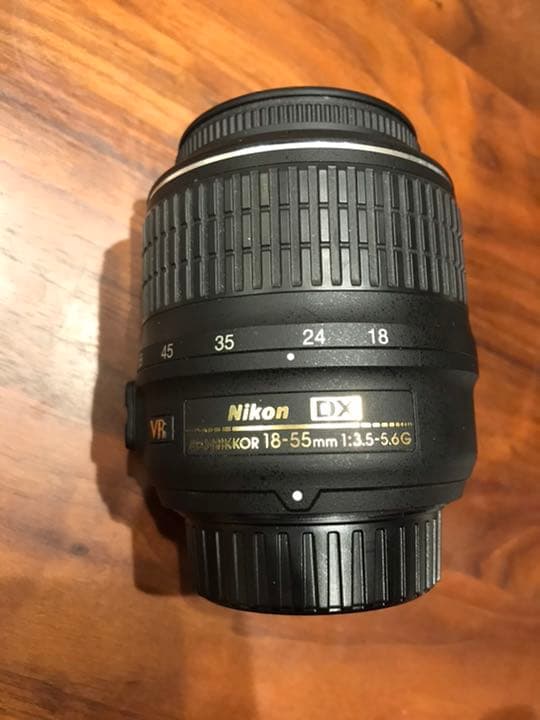 Nikon AF-S 18-55 VR 標準ズームレンズ