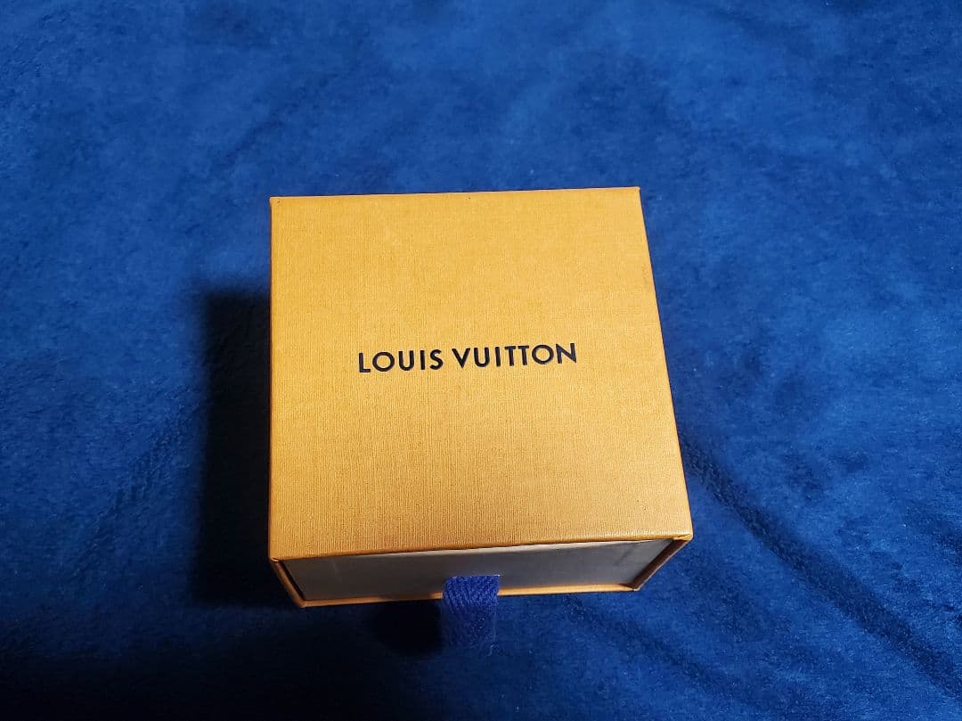 LOUIS VUITTON 片耳用ピアス