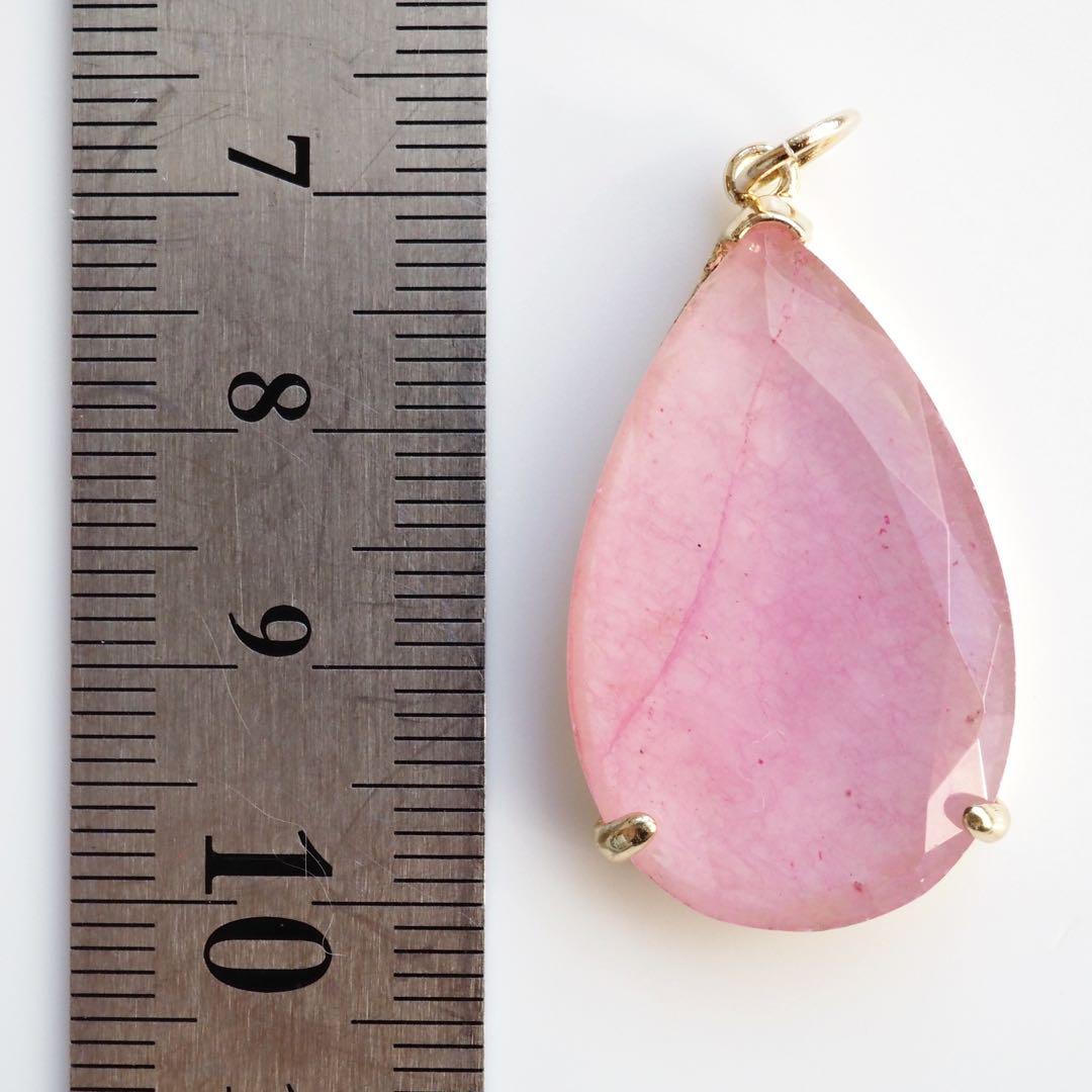 【もも】希少色薄桃翡翠の大粒枠留めネックレストップ