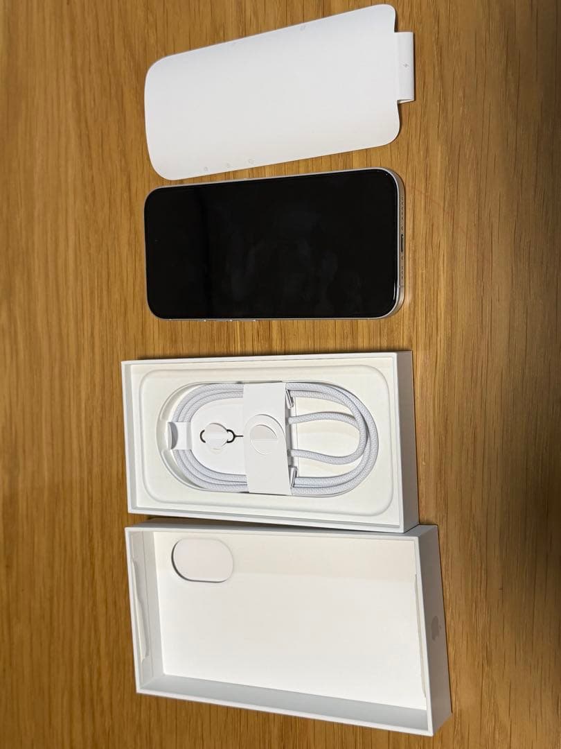 【超美品】iPhone16ホワイト 本体 SIMフリー