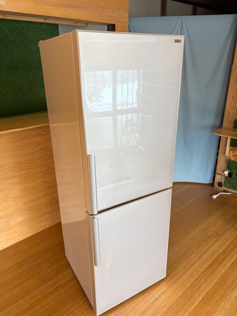 【送料込み】冷蔵庫 270L AQUA 2ドア 2012年式 ピンク 冷凍庫