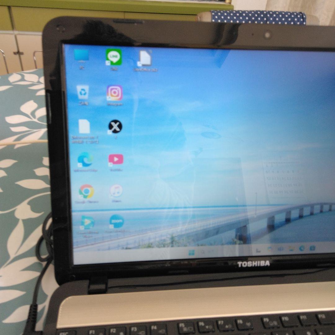 大画面DynaBookノートパソコン