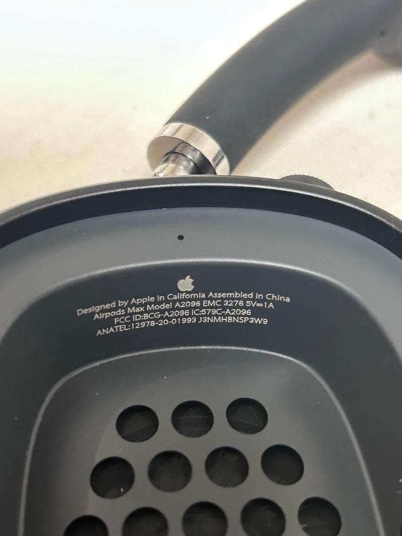 San　Apple ブラック ワイヤレスヘッドホン ノイズキャンセリング