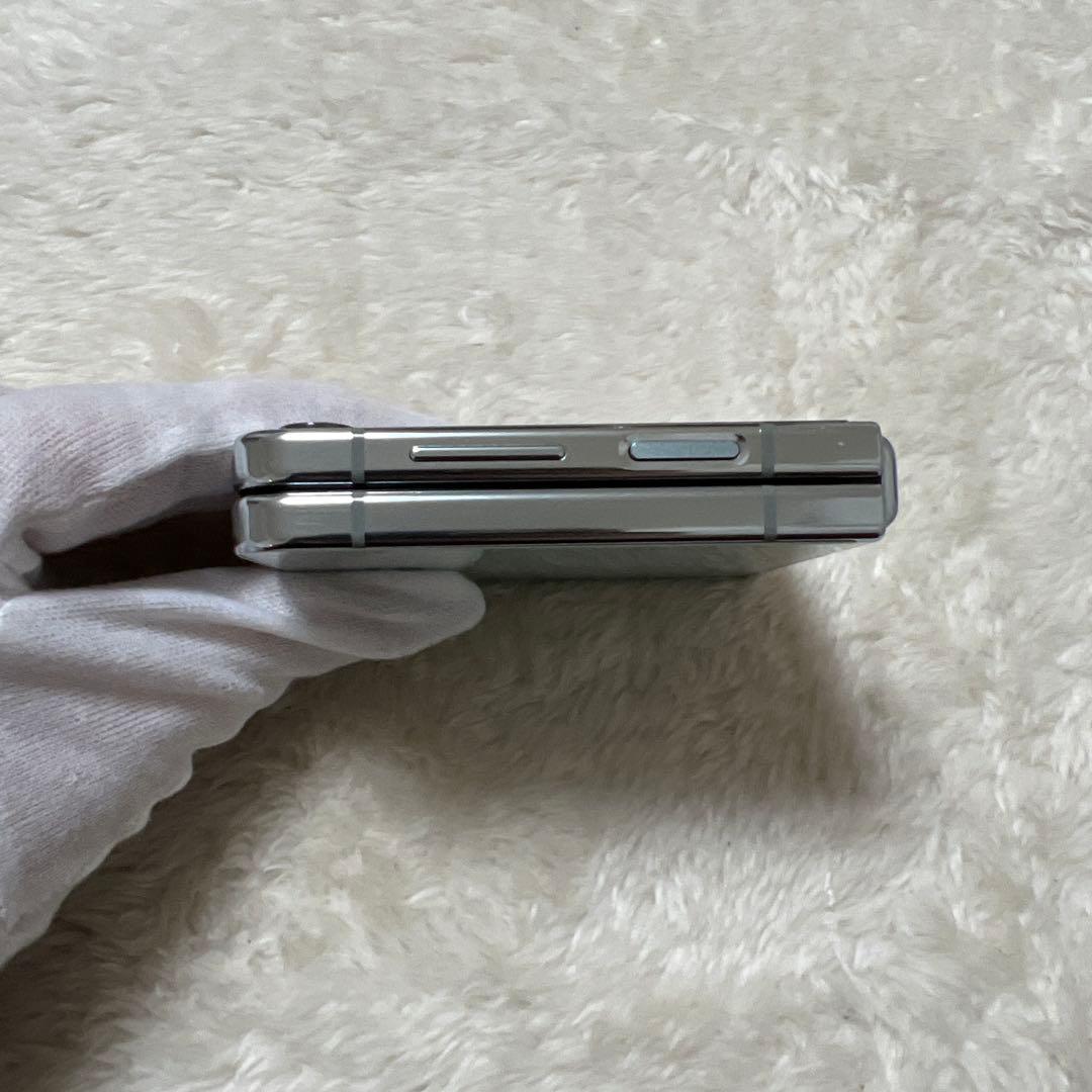 Galaxy Z Flip5 256GB ミント i44