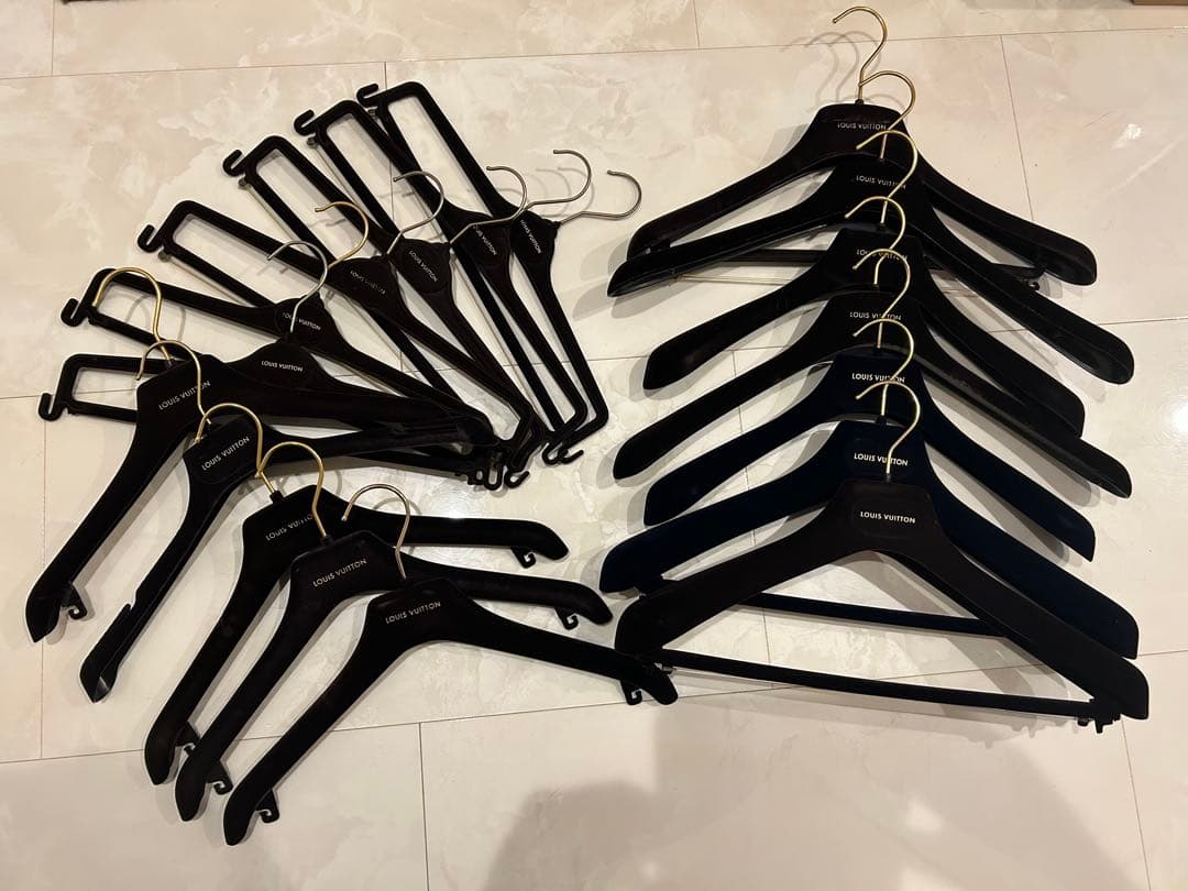 特価 ルイヴィトン LOUIS VUITTON ハンガー 18本セット