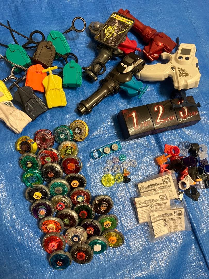 メタルファイトベイブレード　ベイ28個ほか　まとめ売り　ハイブリッドウィール