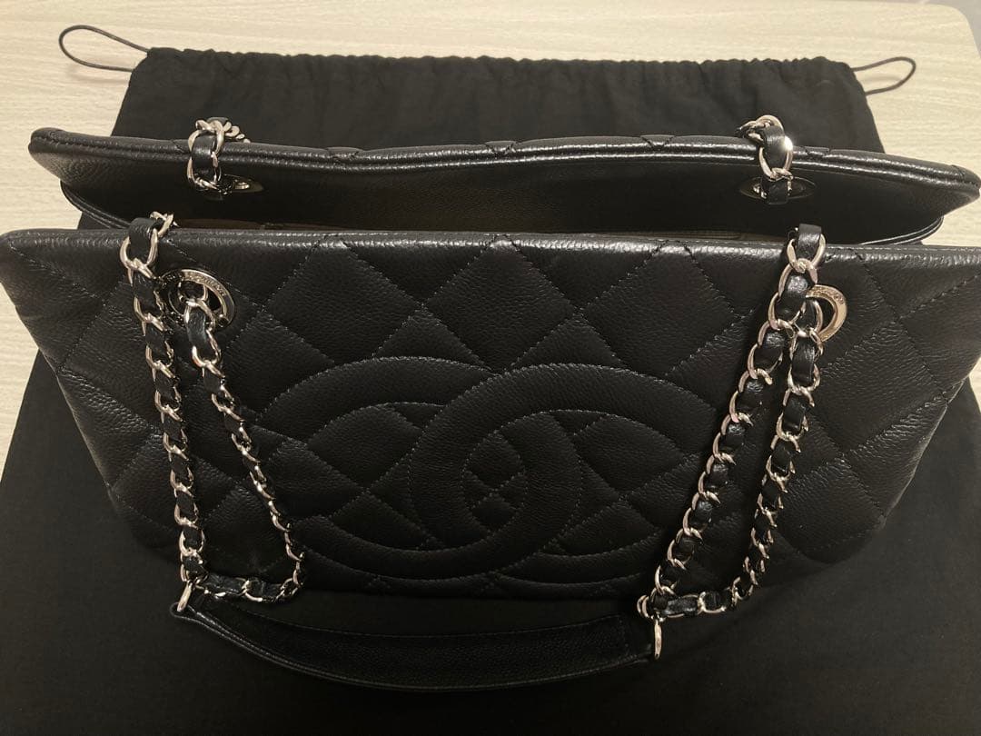 ぐーさん　正規美品　CHANEL マトラッセ　キルティングトートバッグ　黒