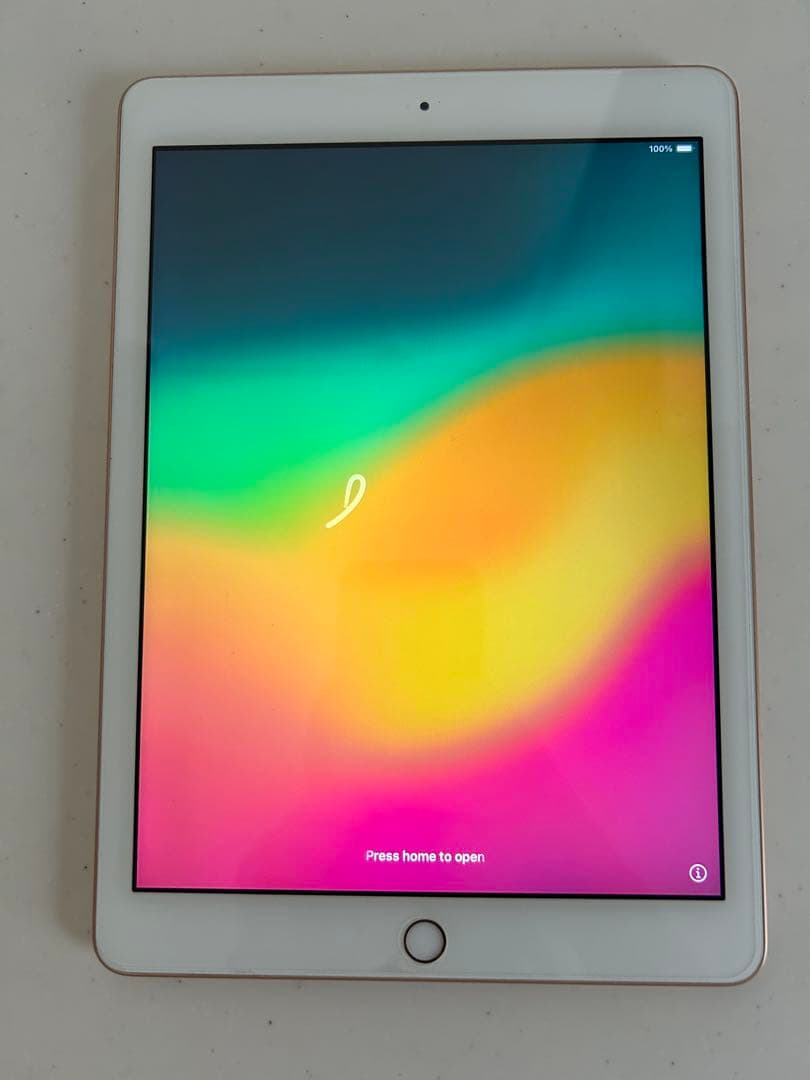 iPad 第6世代　ローズゴールド 本体