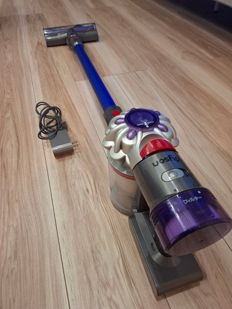 dyson ダイソン sv25 スティッククリーナー本体 充電器付き