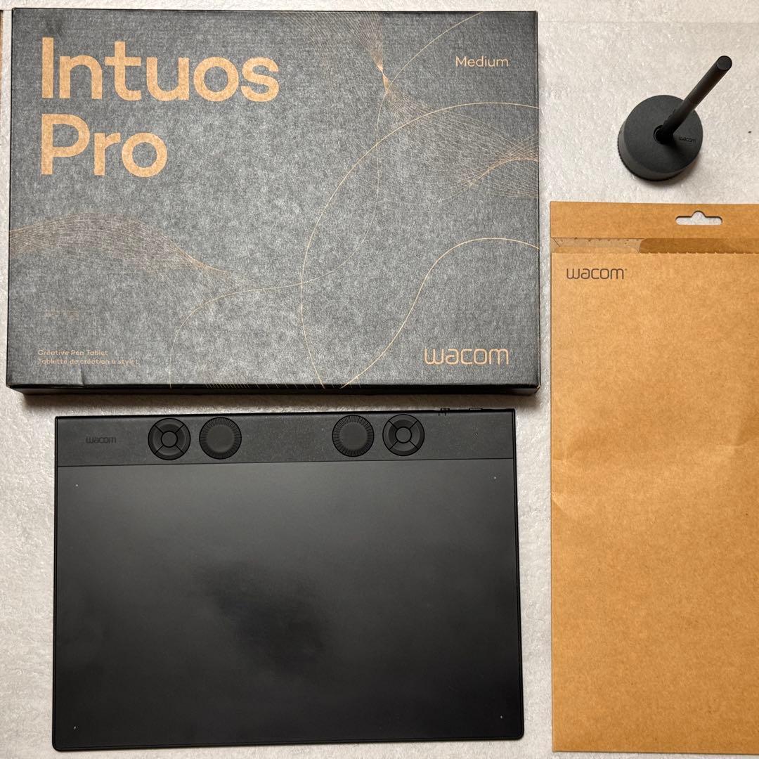 【美品】PTK670K0C Wacom Intuos Pro medium