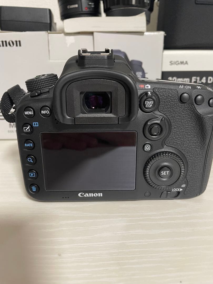 動作良好 CANON キャノン EOS 7D Mark II デジタル一眼レフ