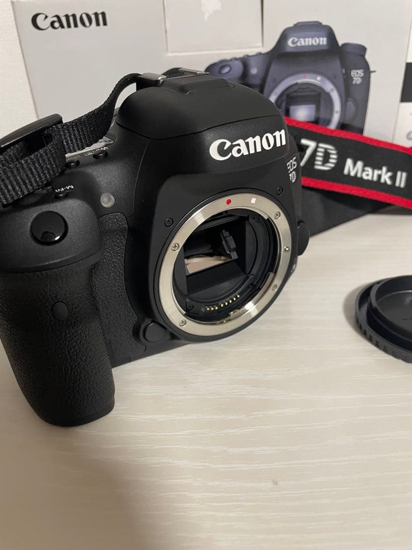 動作良好 CANON キャノン EOS 7D Mark II デジタル一眼レフ