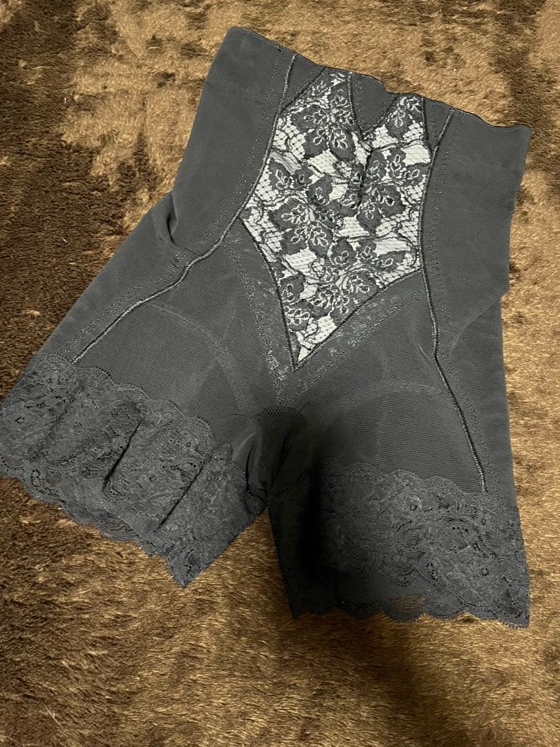 o*o様 ＬA-LA ハイウエストガードル、ショート丈レース装飾