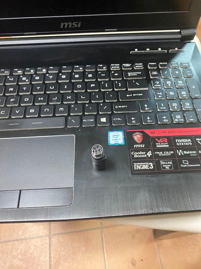 Laptop MSI GT62VR Core i7 GTX 1070 ジャンク