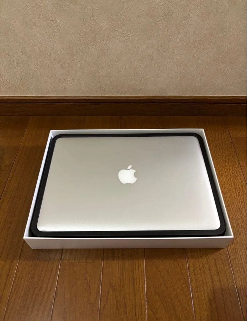Apple MacBook Air13インチ シルバー i7 8GB 512GB
