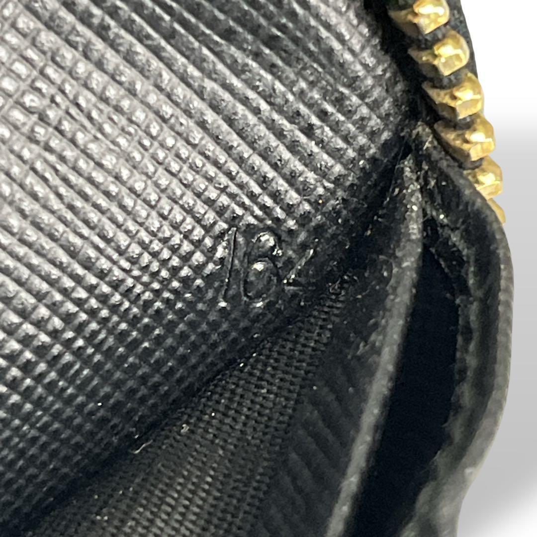 現行品　プラダ　ケース　三角ロゴ　ラウンドファスナー　サフィアーノ　黒