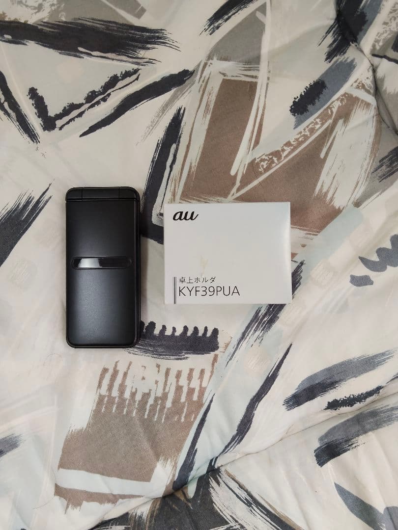 kyf42 黒　未使用に近い　simロック解除済み