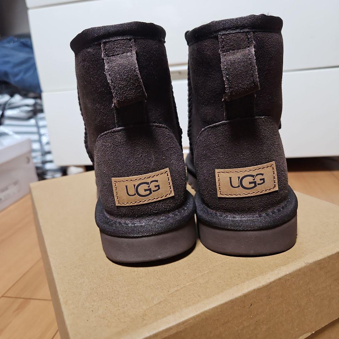「新品未使用」ugg クラシックミニⅡ　チョコ　　23センチ
